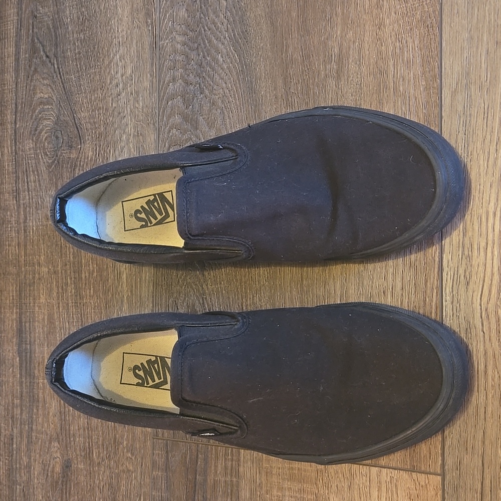 Men's vans canvas shoes, all black, worn a few times